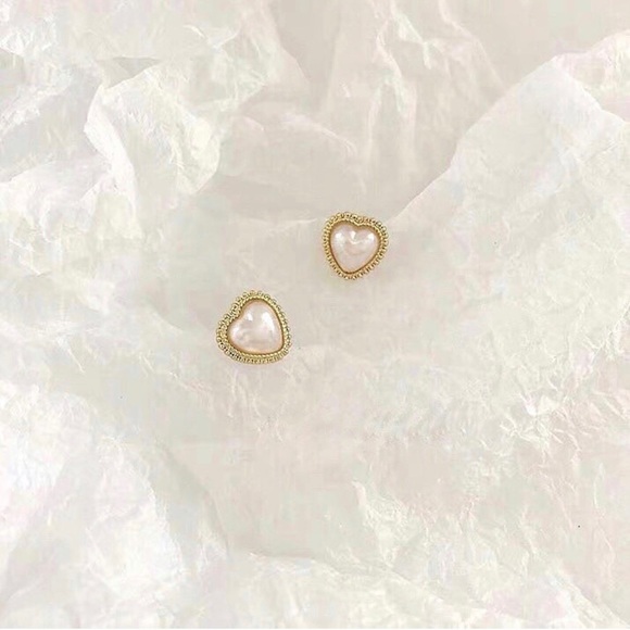 💕Be My Heart Pearl Earring💕 - Picture 4 of 4